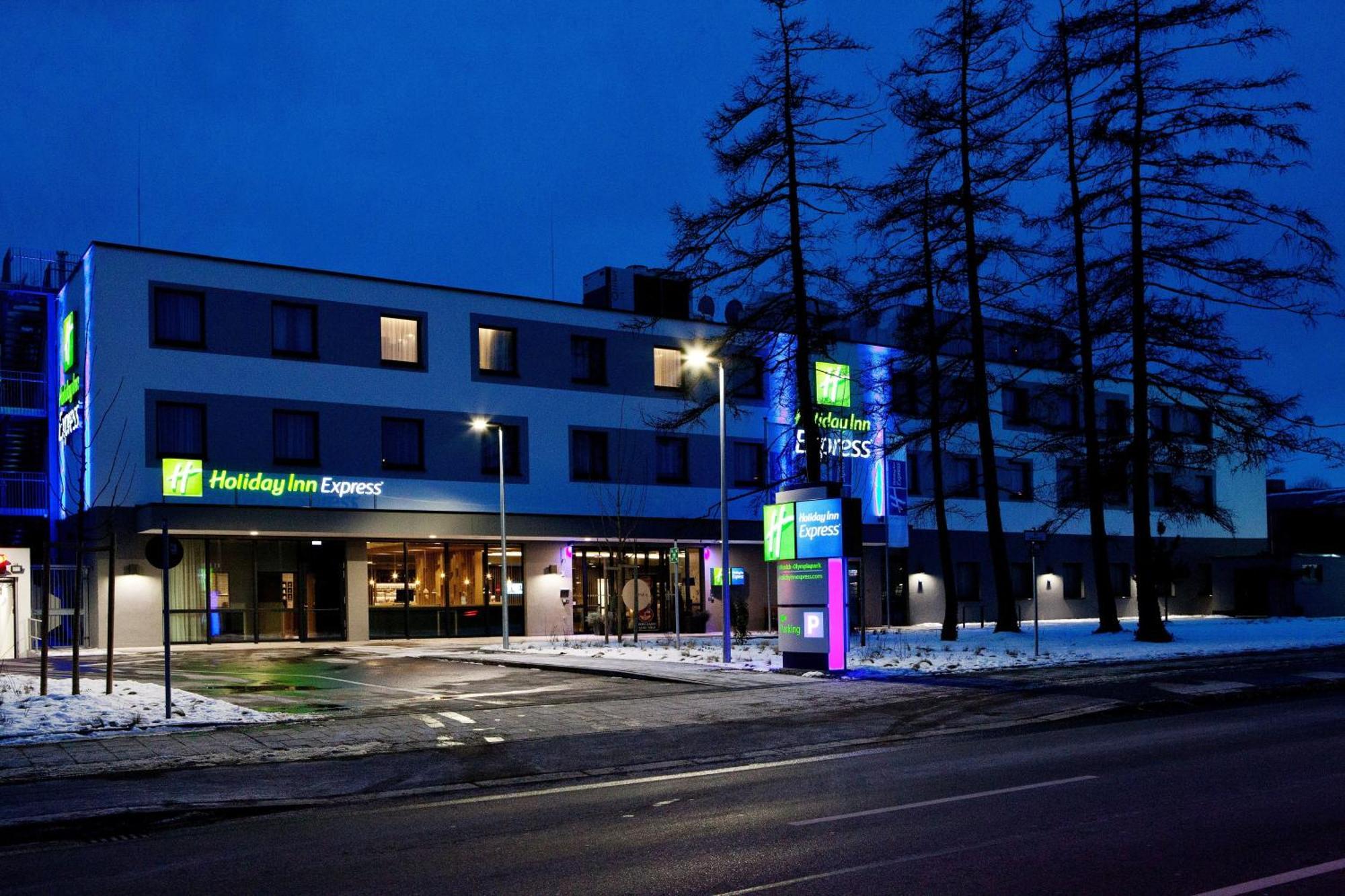 Holiday Inn Express Munich - Olympiapark, An Ihg Hotel Exterior photo